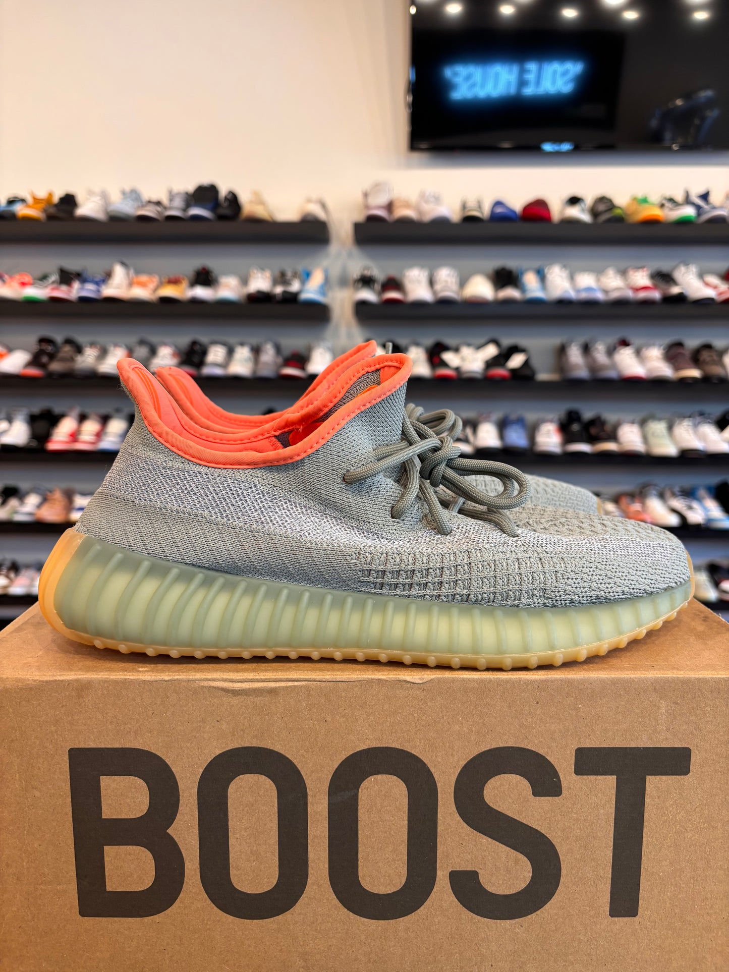 Yeezy 350 V2 Desert Sage Size 10 Pre-Owned