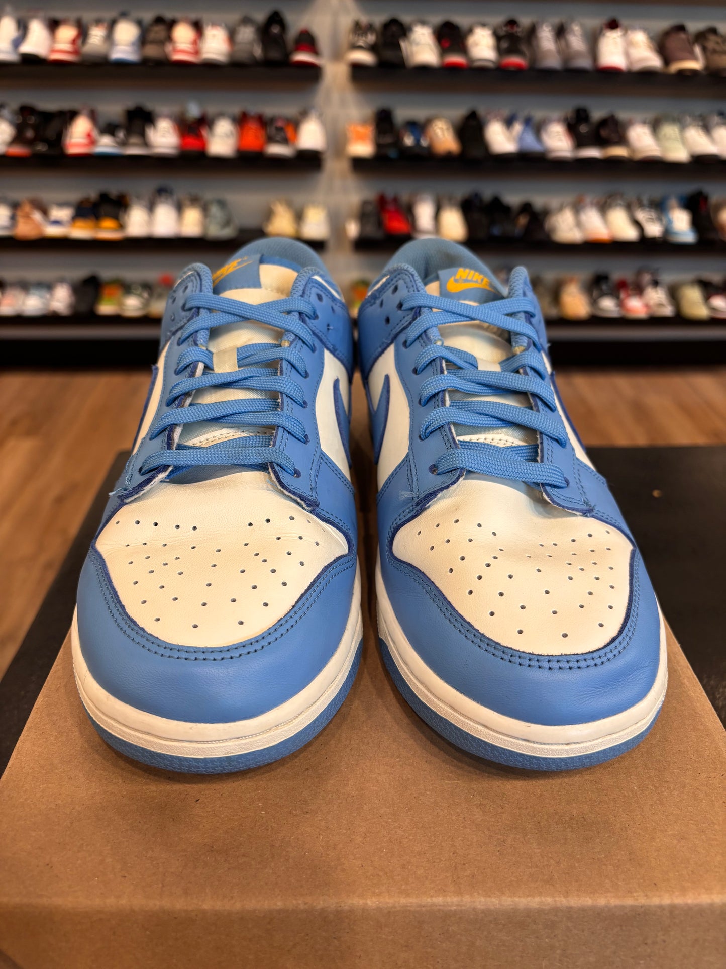 Nike Dunk Low UNC Size 9 Pre-Owned (No Box)