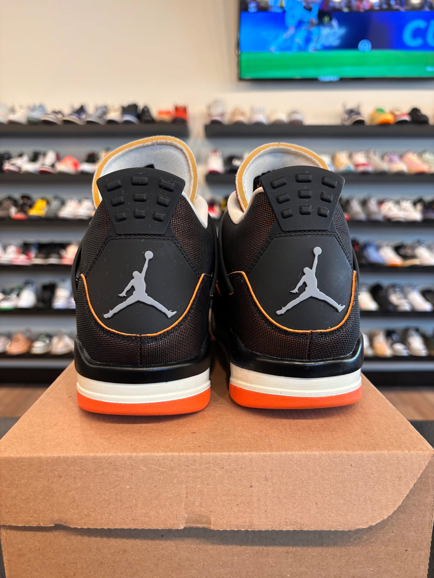 Jordan 4 Starfish Size 10.5 (12W) Pre-Owned (No Box)