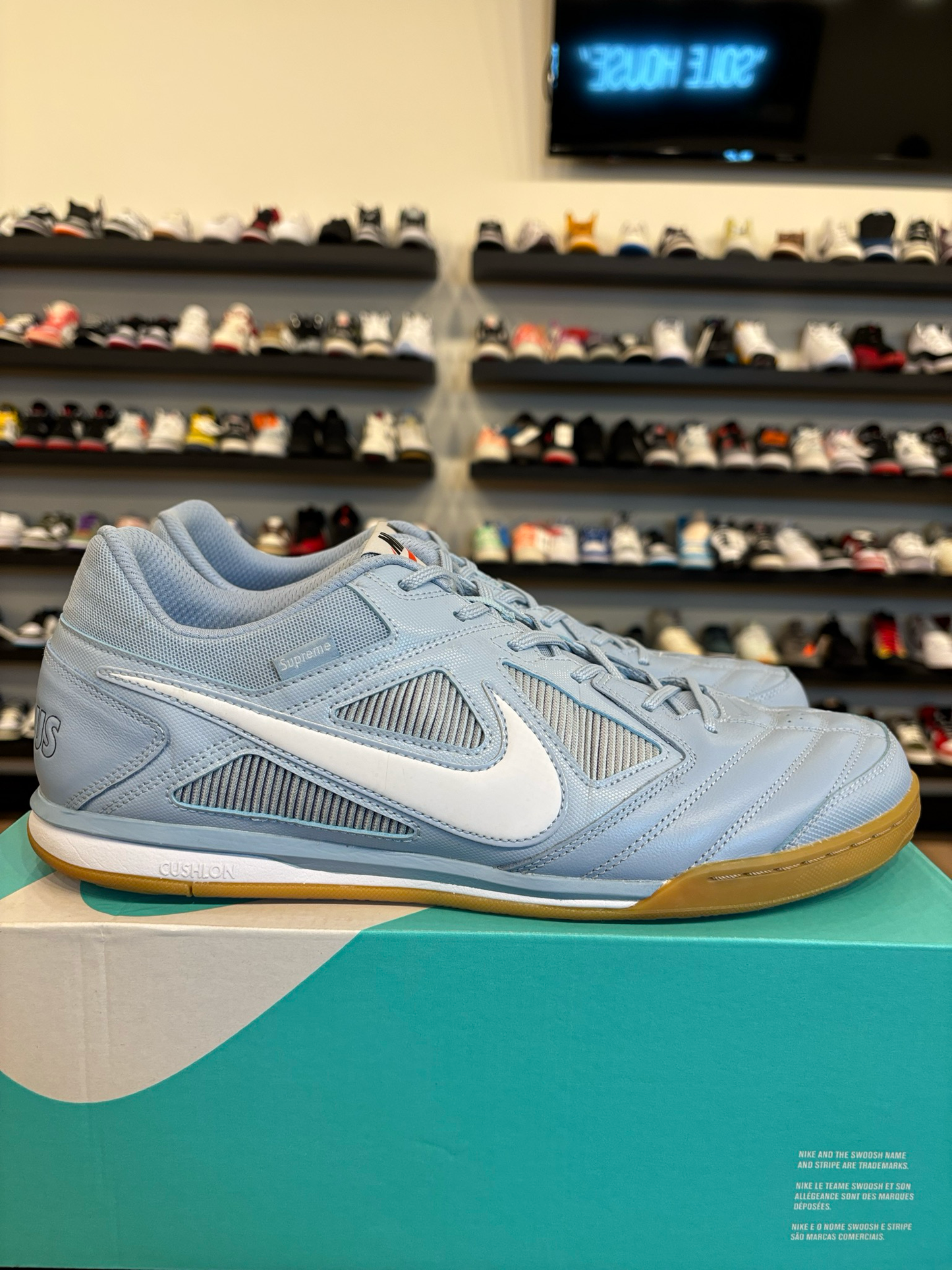 Nike SB Gato Supreme Armory Blue Size 13 Pre-Owned