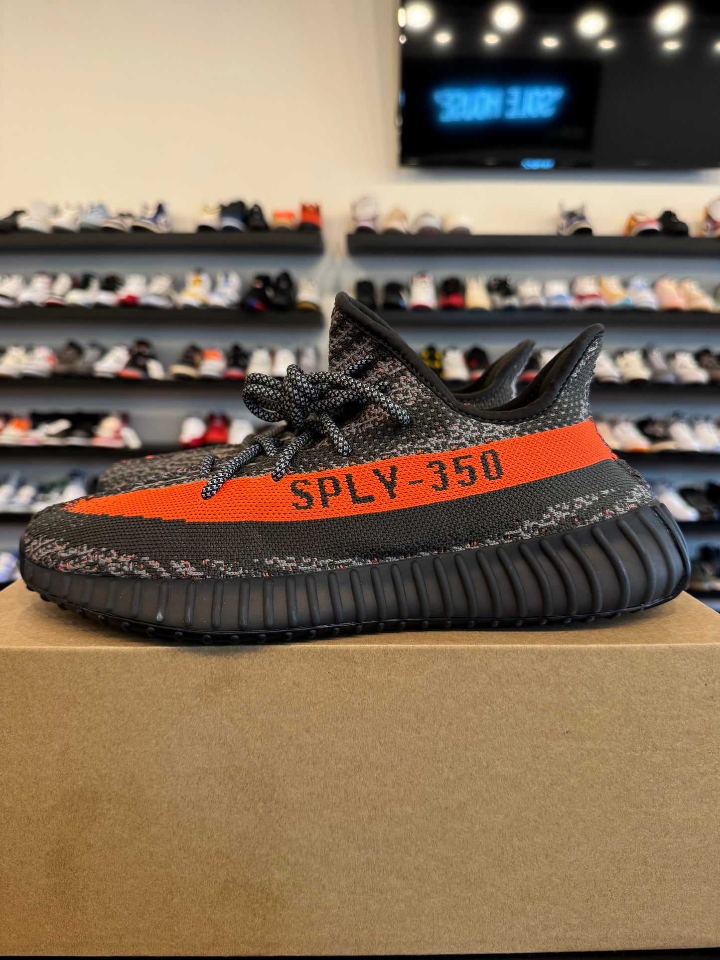 Yeezy 350 V2 Carbon Beluga Size 10 Brand New