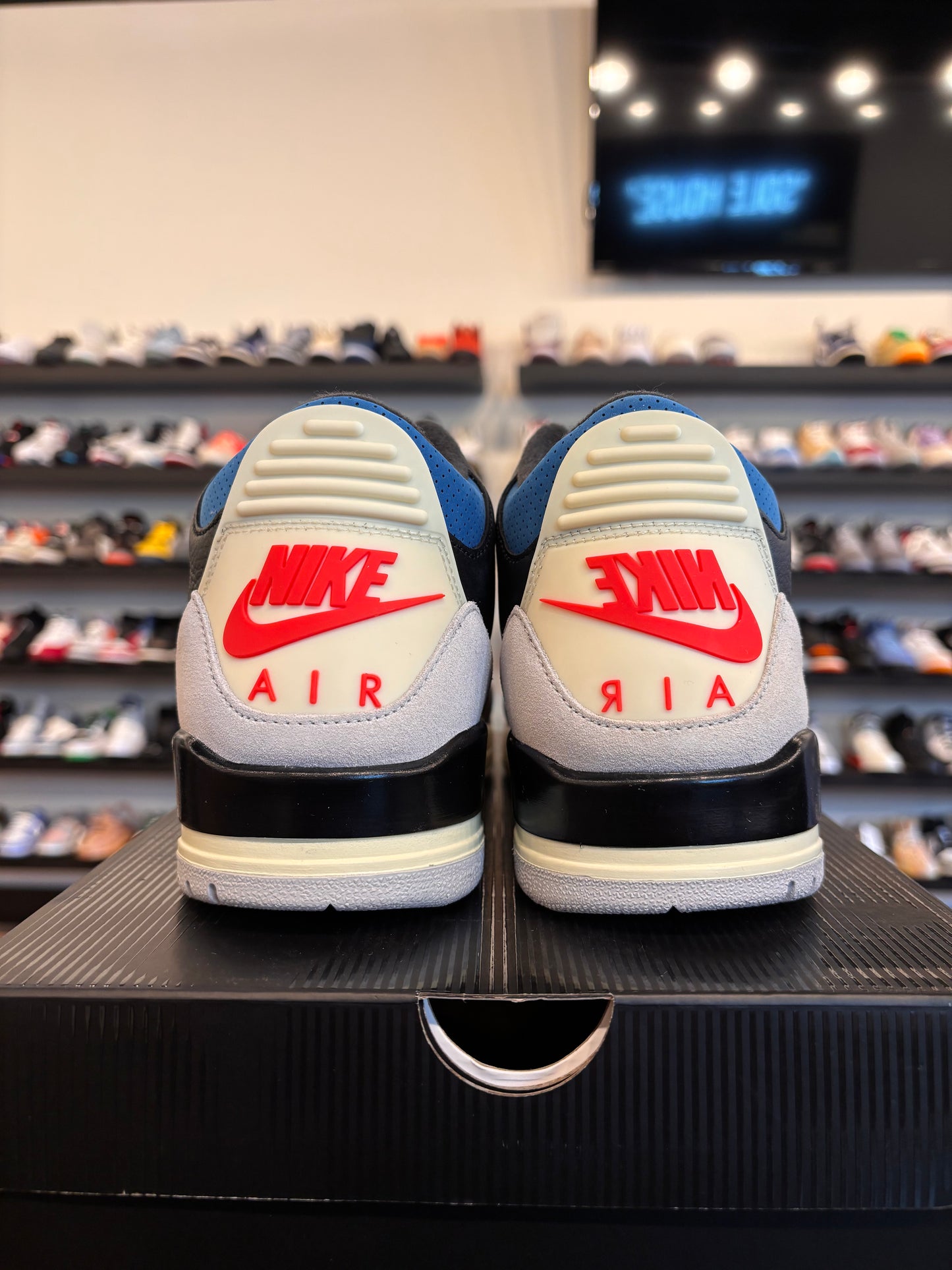 Jordan 3 Rare Air Size 9 Pre-Owned