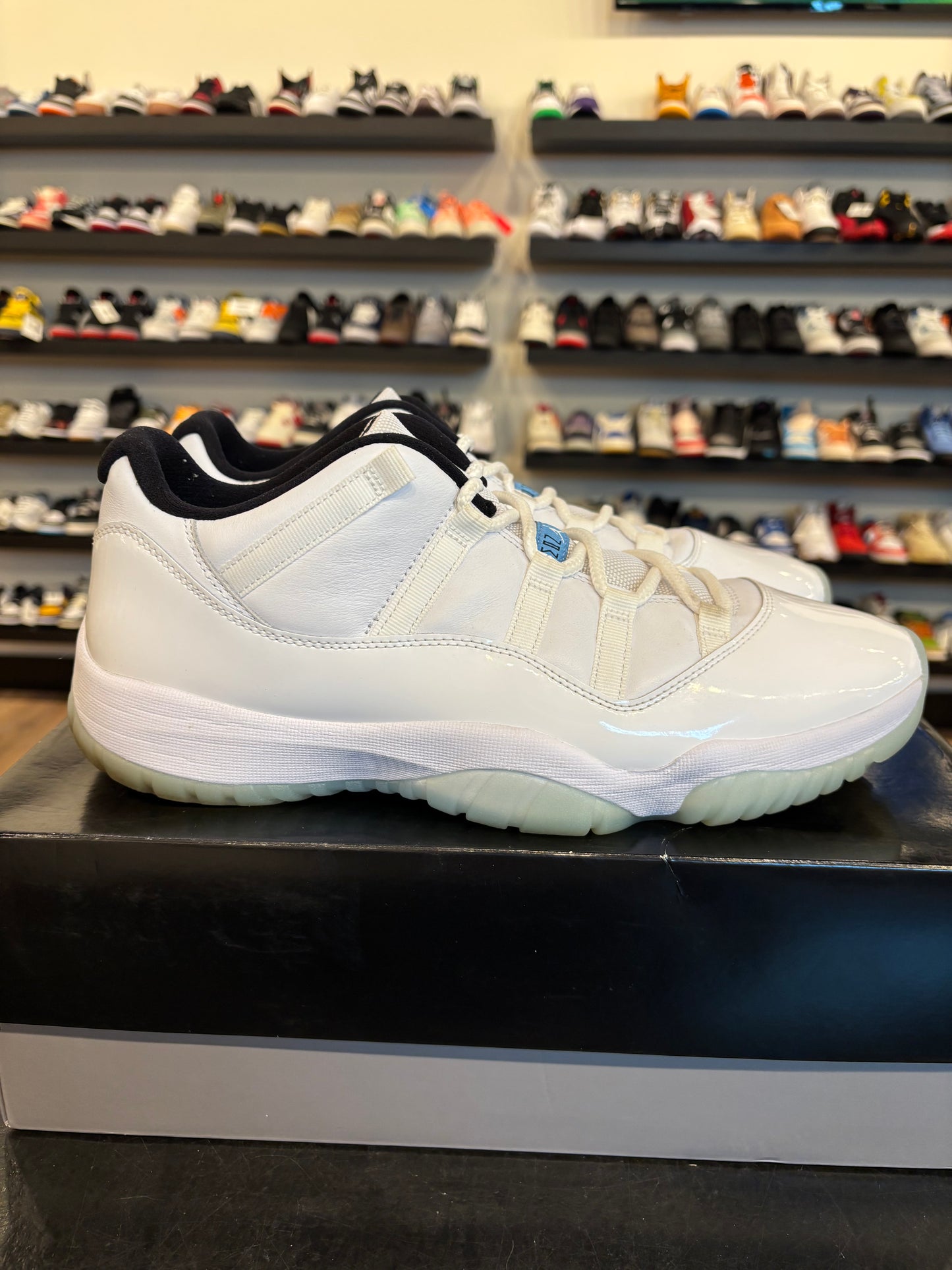 Jordan 11 Low Legend Blue Size 12 Pre-Owned