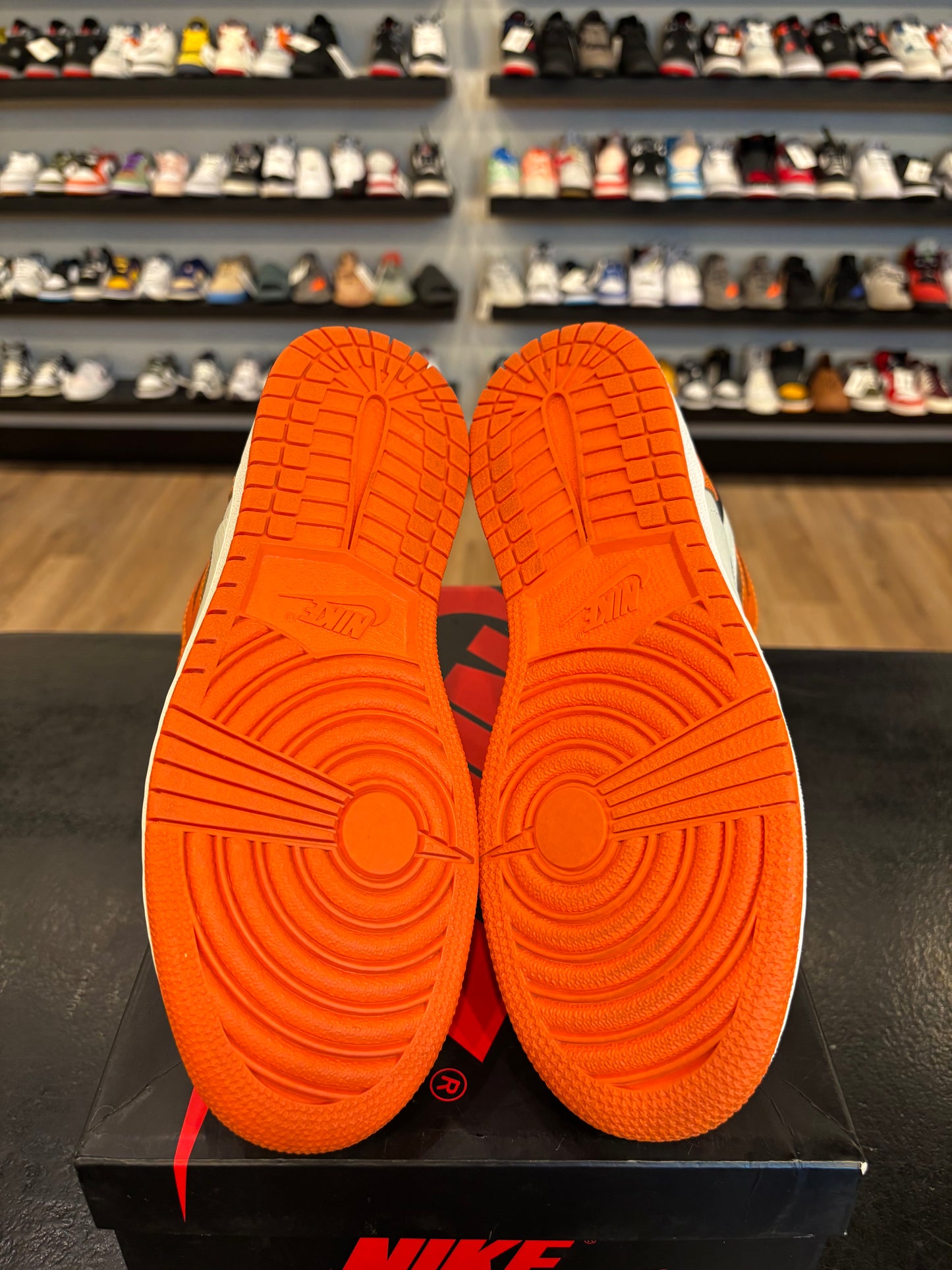 Jordan 1 Shattered Backboard 2.0 Size 6Y (7.5W) Pre-Owned