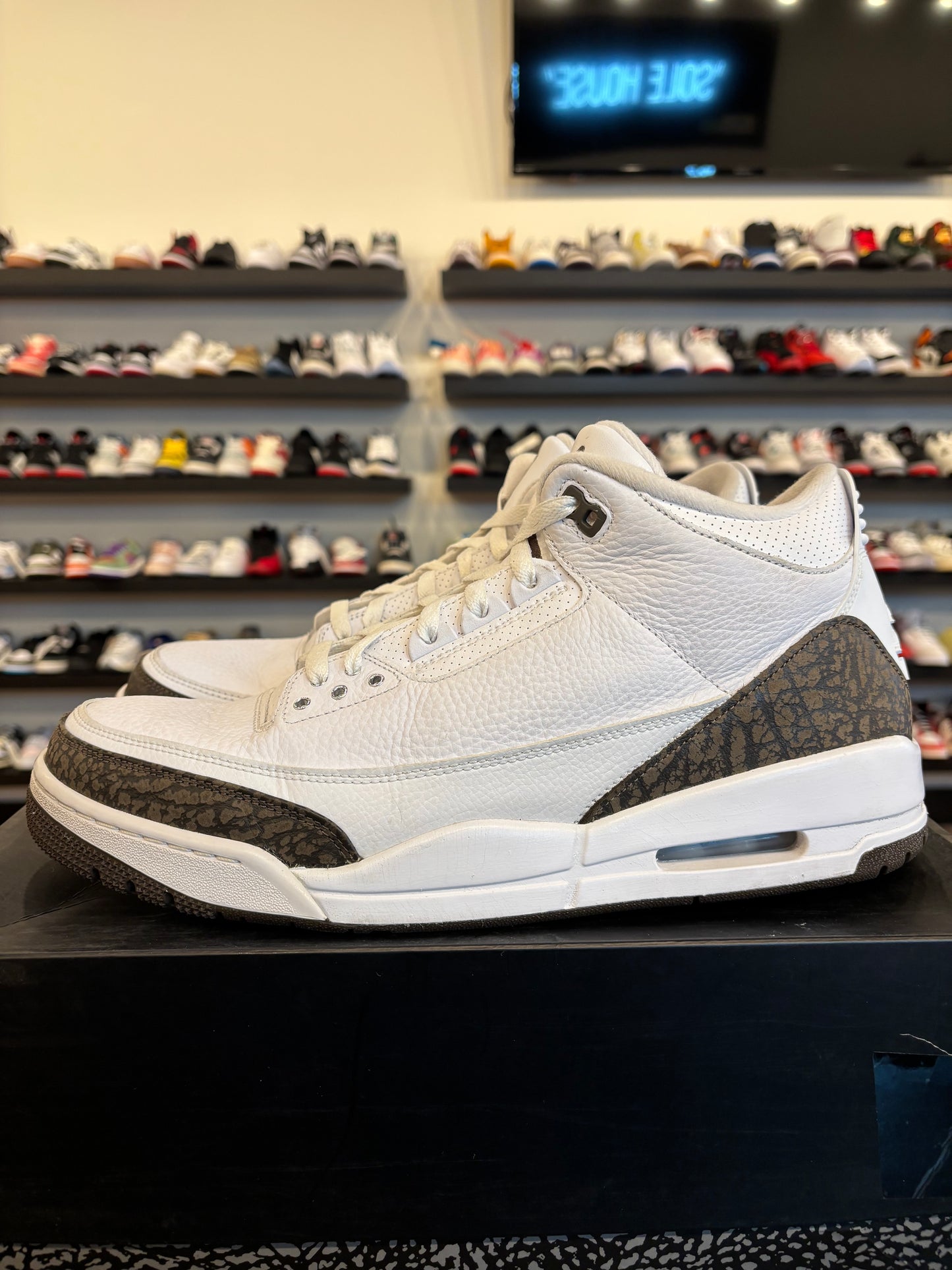 Jordan 3 Mocha Size 13 Pre-Owned