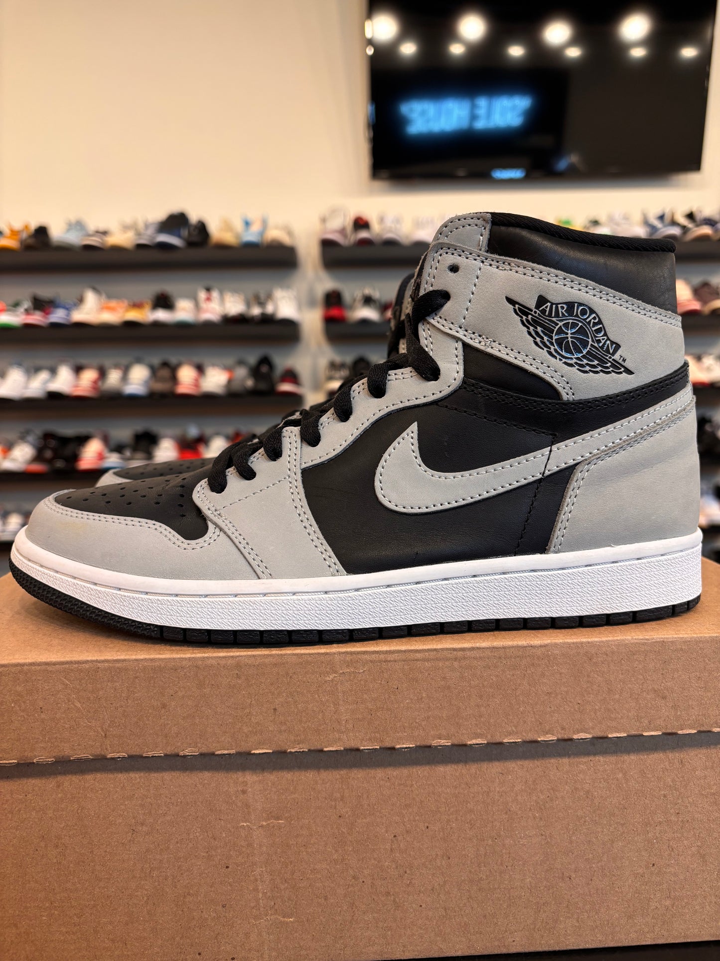 Jordan 1 Shadow 2.0 Size 9 Pre-Owned (No Box)
