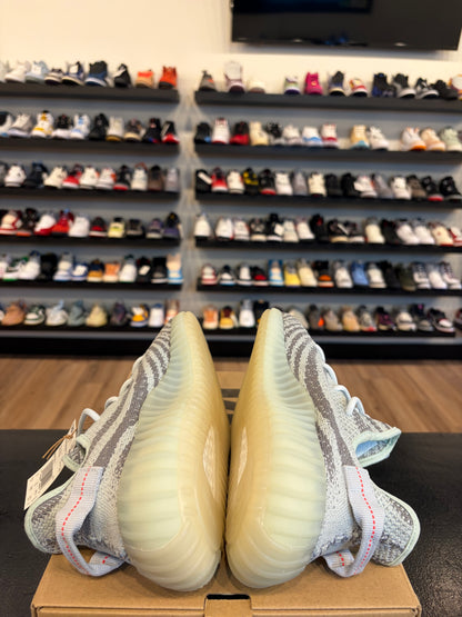 Yeezy 350 V2 Blue Tint Size 10.5 Brand New