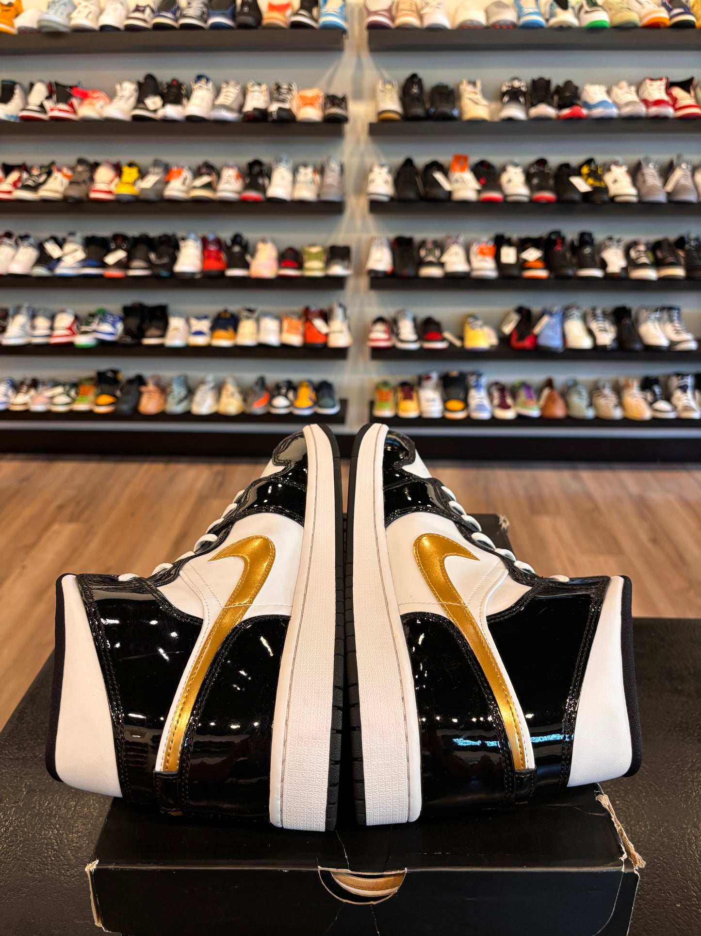 Jordan 1 Mid Patent Black Gold Size 13 Pre-Owned