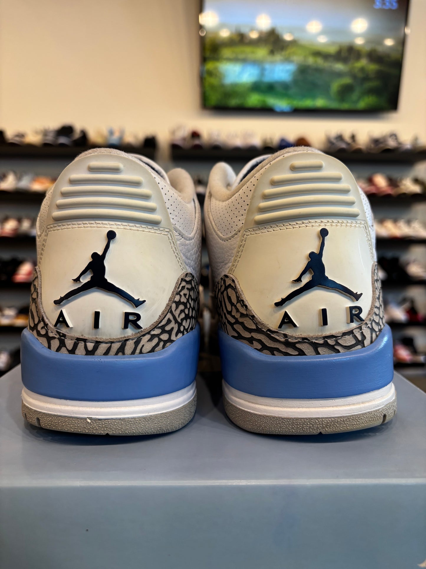 Jordan 3 UNC White Size 9 Pre-Owned