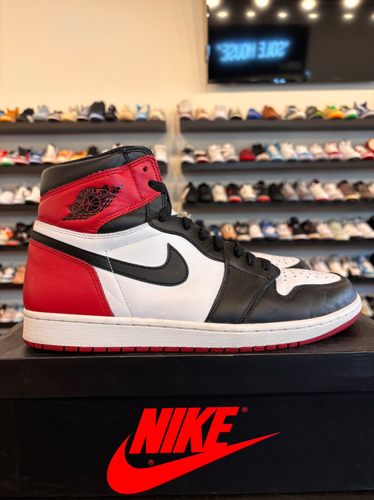 Jordan 1 Black Toe 2016 Size 11.5 Pre-Owned