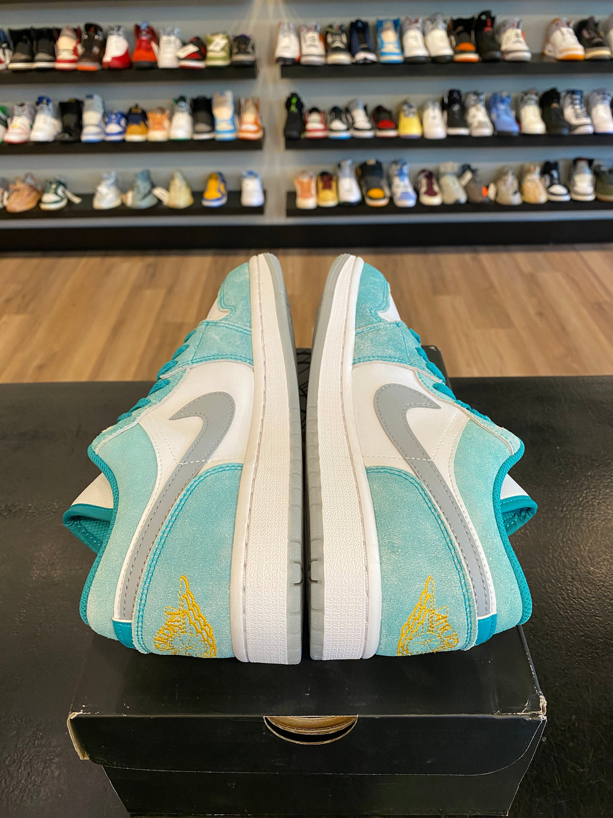 Jordan 1 Low New Emerald Size 7 Brand New