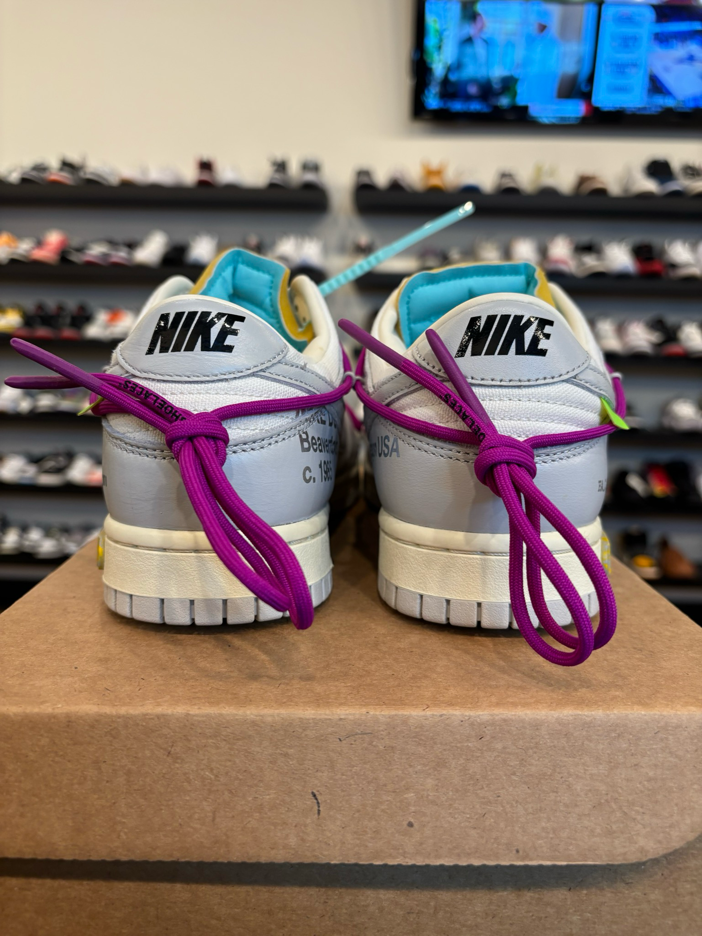 Nike Off-White Dunk Lot 21 Size 8.5 Pre-Owned (No Box)