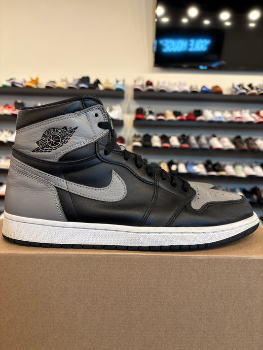 Jordan 1 Shadow 2018 Size 11 Pre-Owned (No Box)