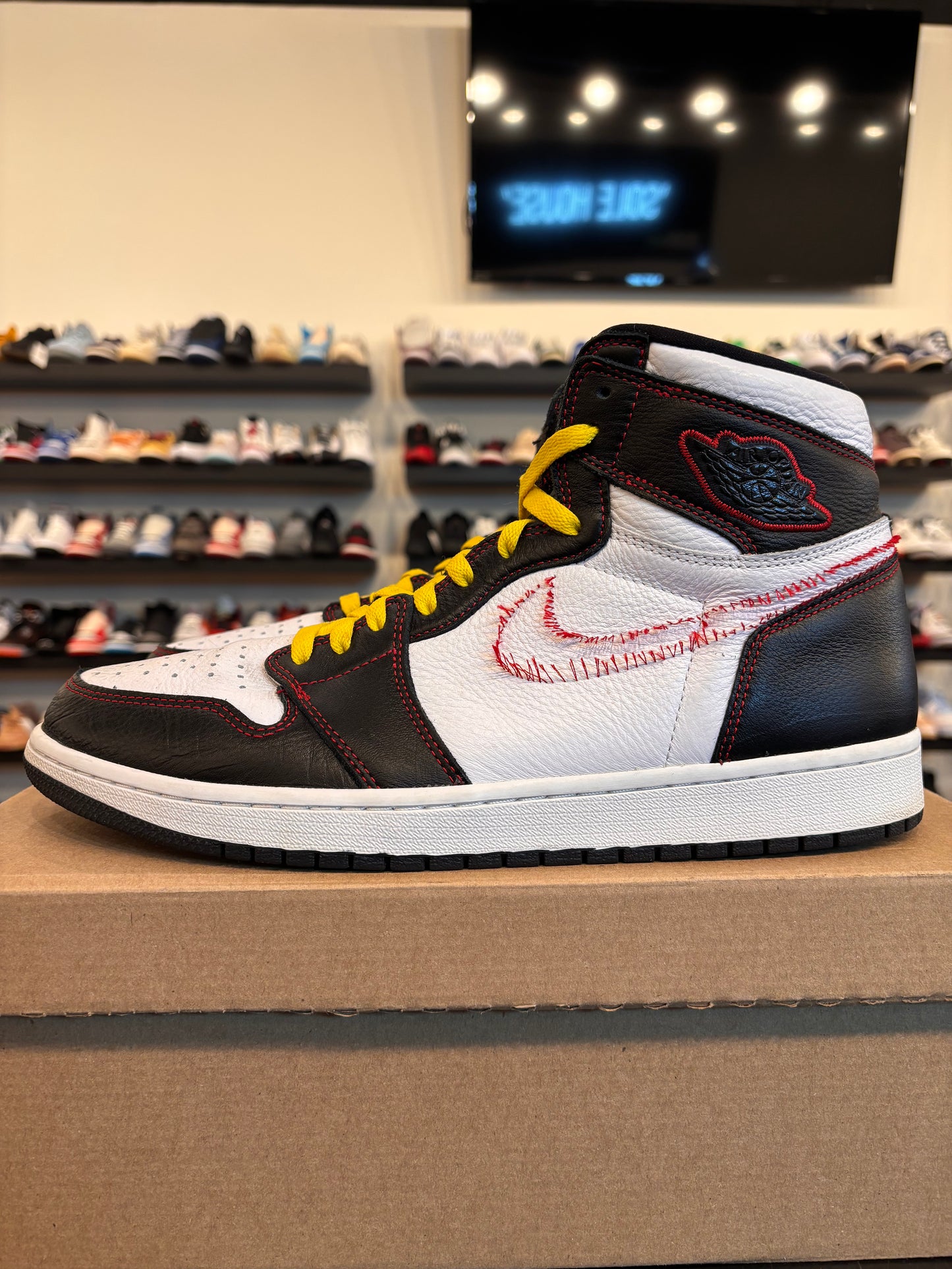 Jordan 1 Defiant Size 12 Pre-Owned (No Box)