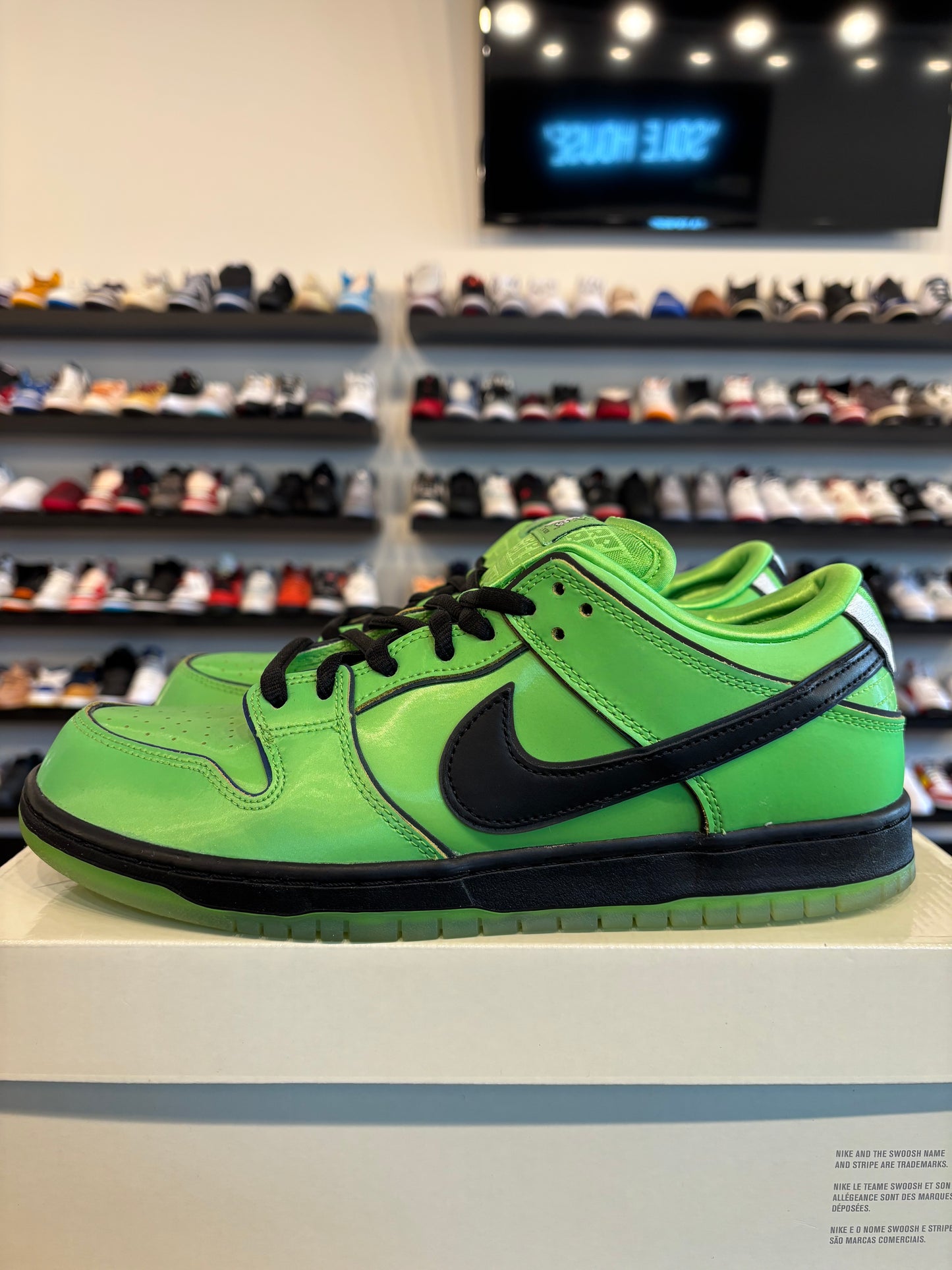 Nike SB Dunk Low Powerpuff Buttercup Size 10.5 Pre-Owned