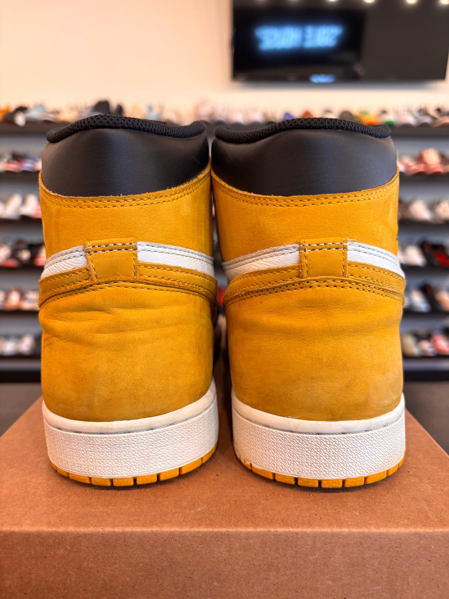 Jordan 1 Yellow Ochre Size 11.5 Pre-Owned (No Box)