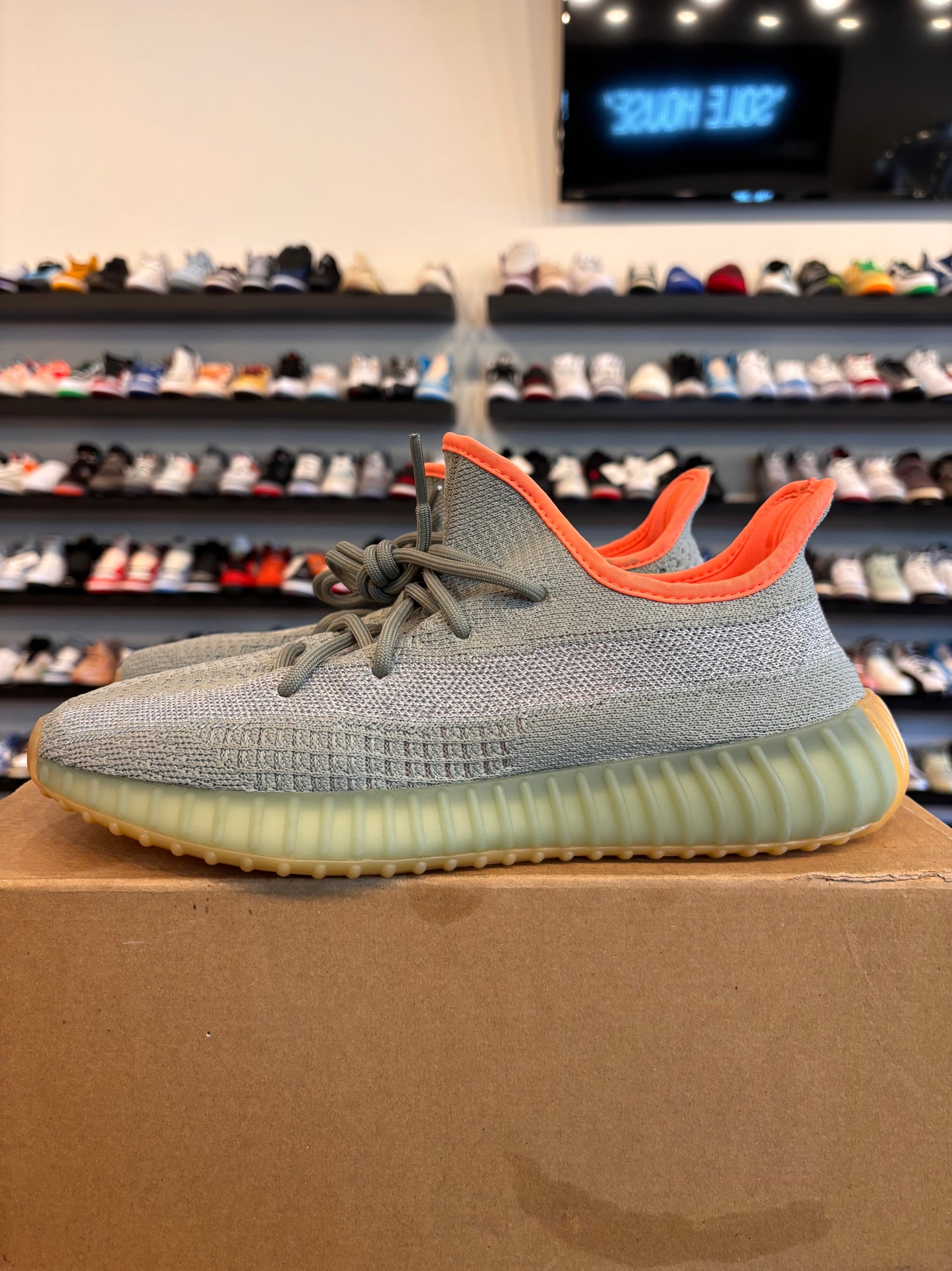 Yeezy 350 V2 Desert Sage Size 10 Pre-Owned