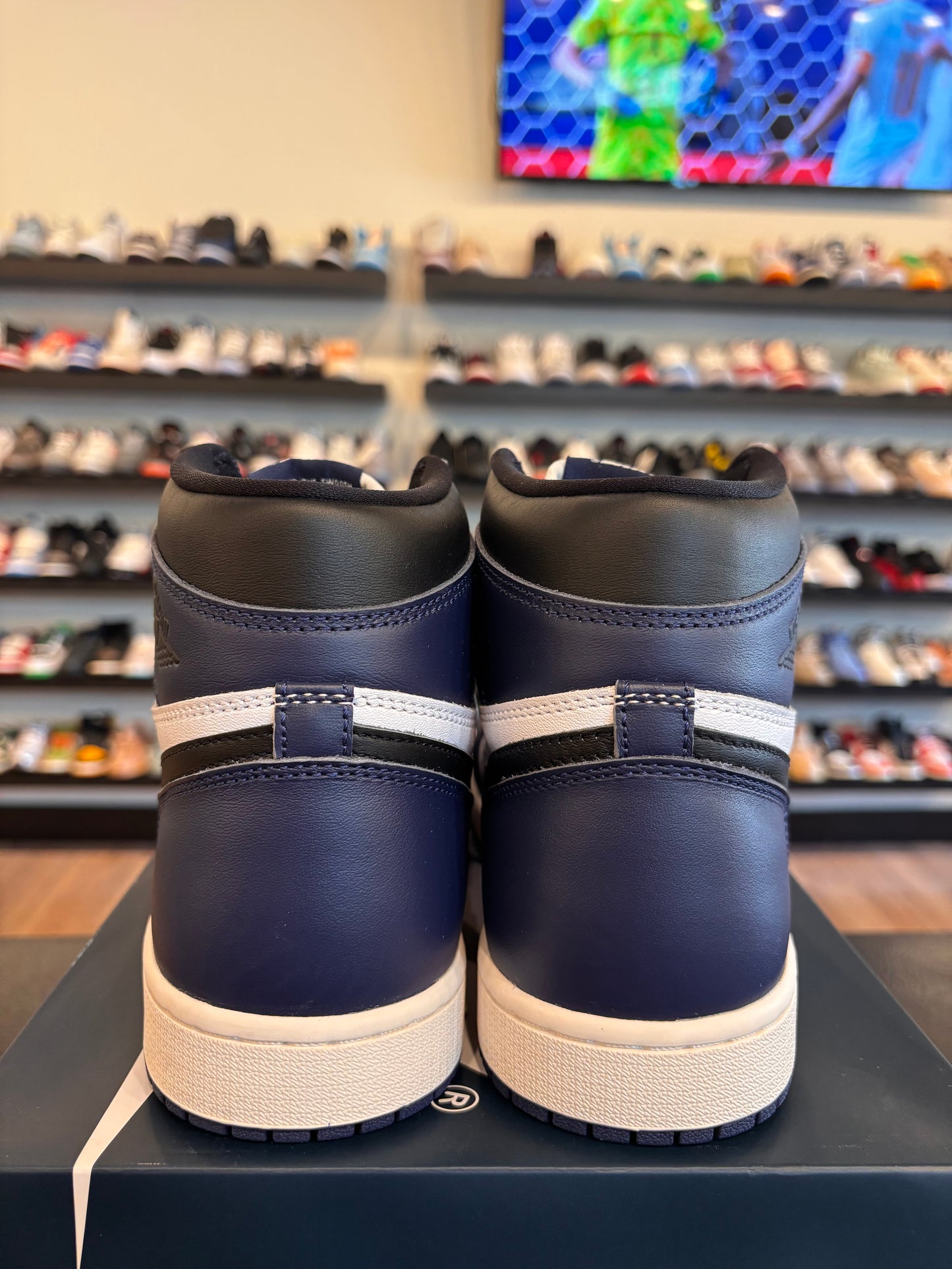 Jordan 1 Midnight Navy Size 9.5 Pre-Owned