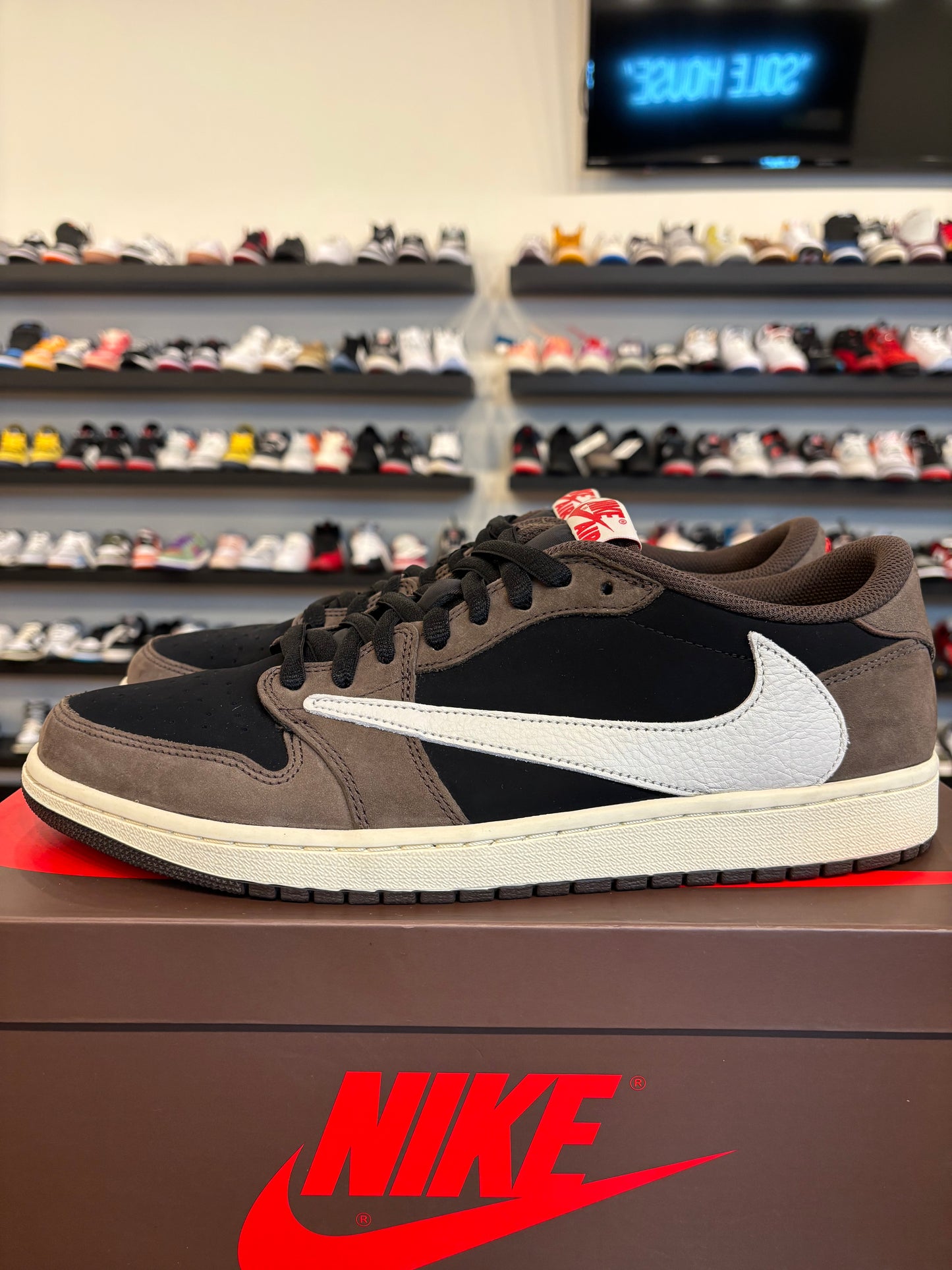 Jordan 1 Low Travis Scott Mocha Size 13 Pre-Owned