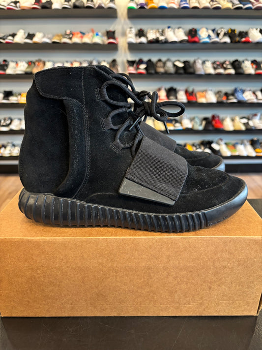 Yeezy 750 Triple Black Size 9 Pre-Owned (No Box)