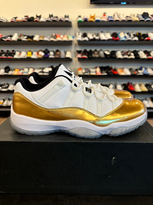 Jordan 11 Low Closing Ceremony Size 9.5 Pre-Owned