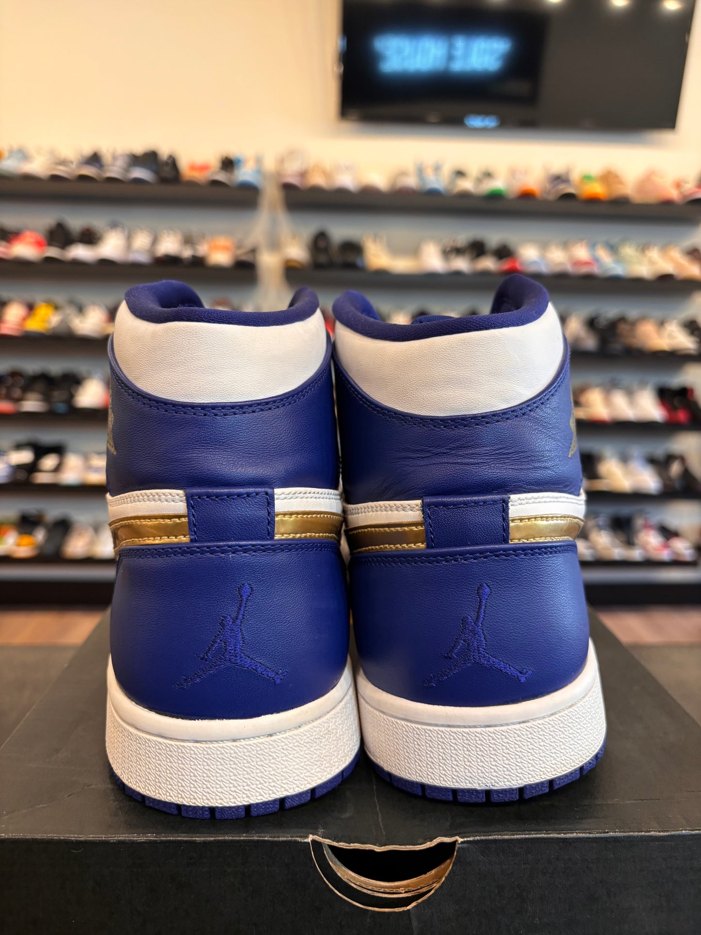 Jordan 1 Gold Medal Size 11 Pre-Owned
