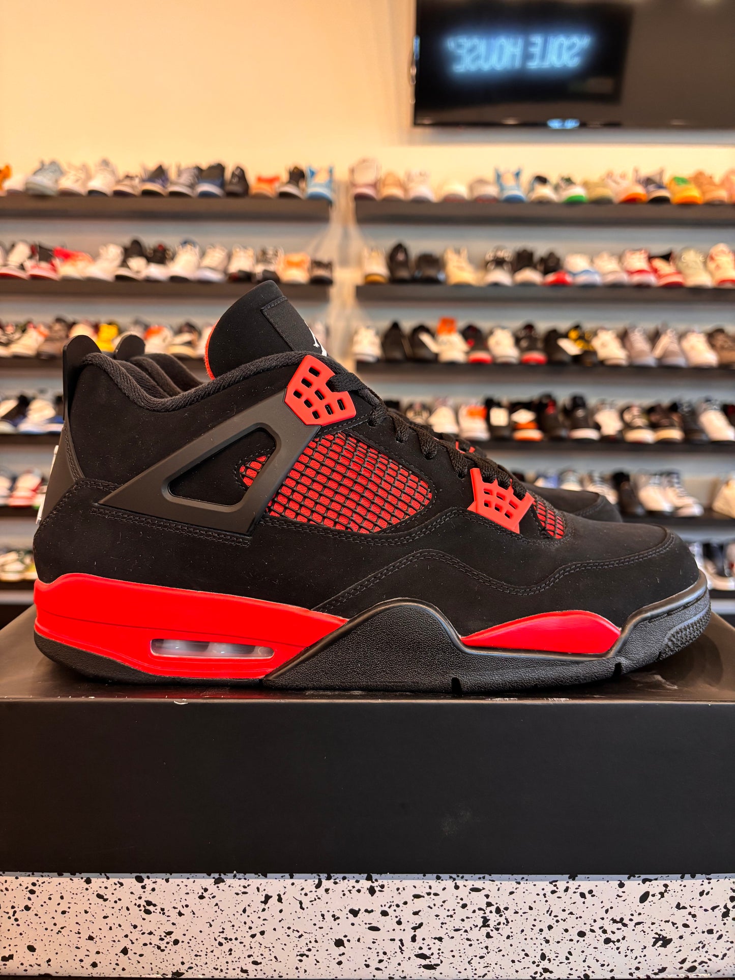 Jordan 4 Red Thunder Size 14 Pre-Owned