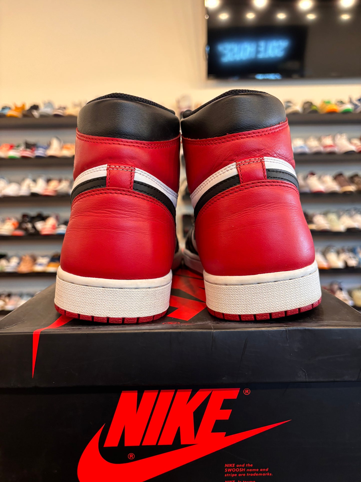 Jordan 1 Black Toe 2016 Size 11.5 Pre-Owned