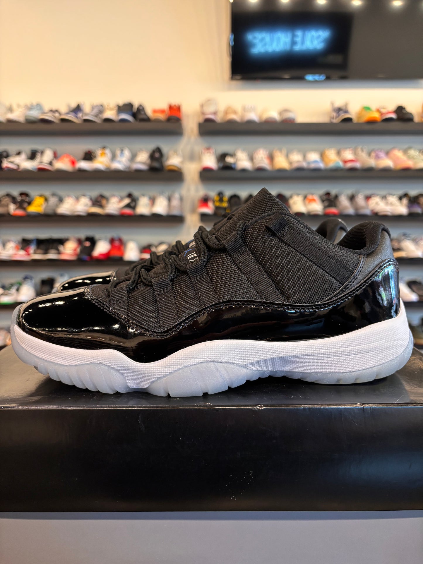 Jordan 11 Low Space Jam Size 9 Pre-Owned