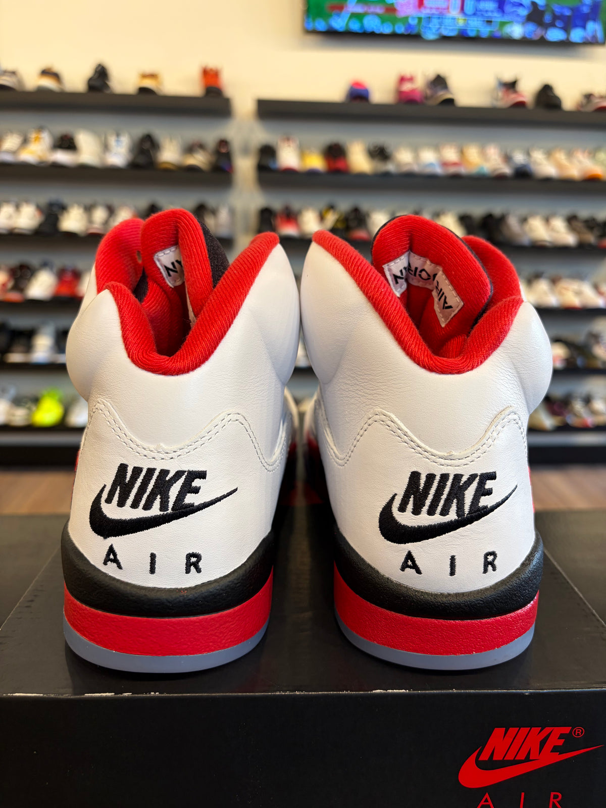 Jordan 5 Fire Red 2025 Size 8 Pre-Owned