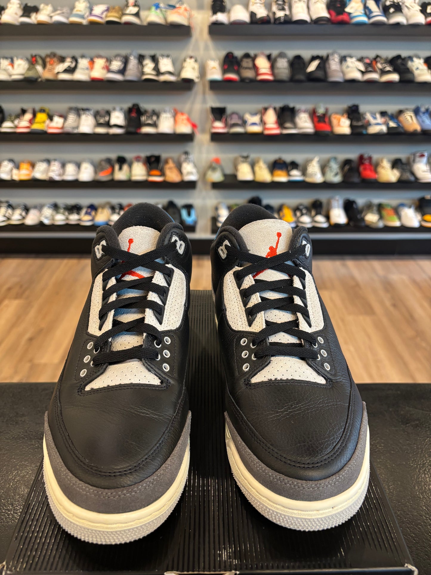 Jordan 3 Rare Air Size 9 Pre-Owned