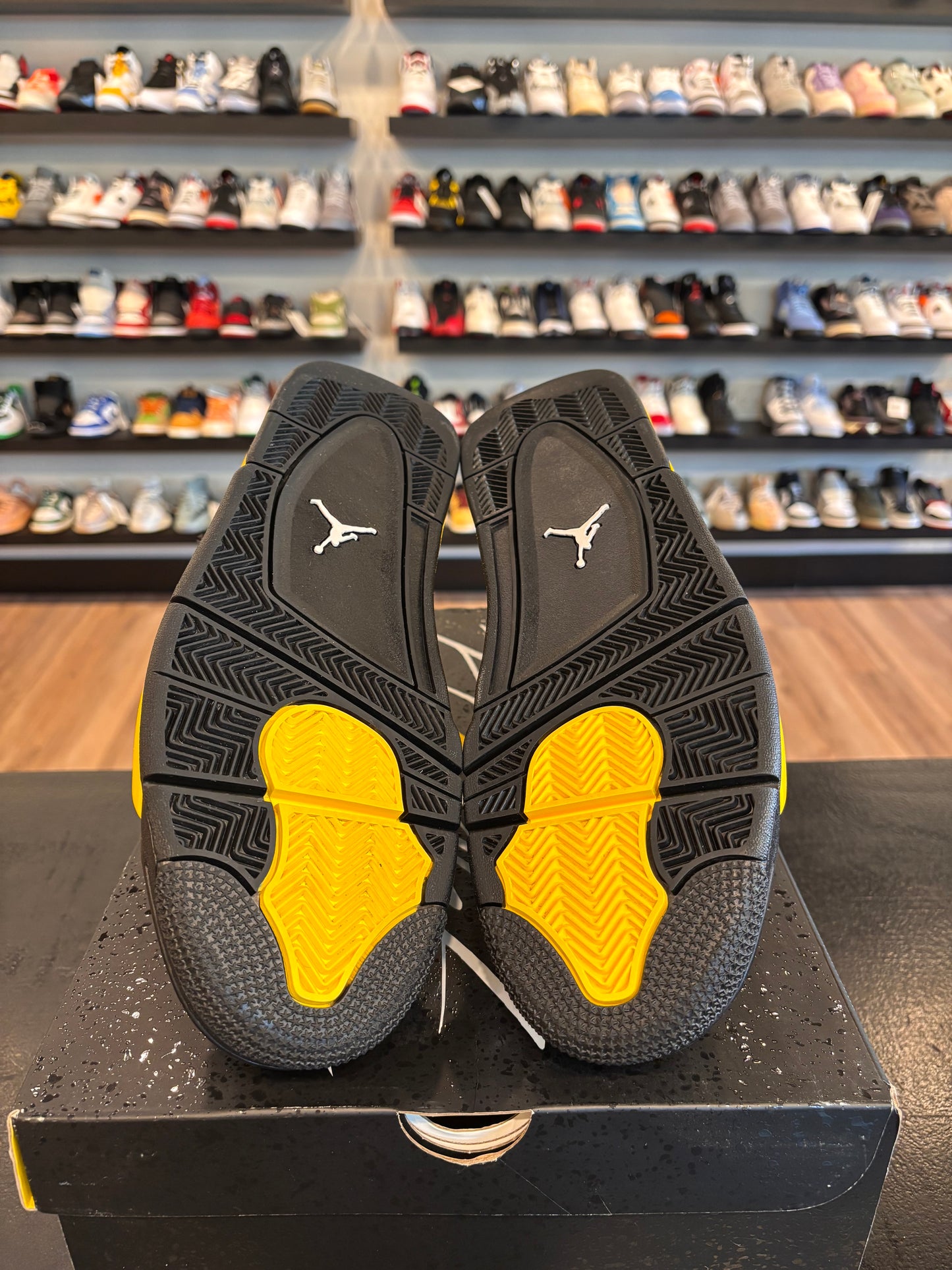 Jordan 4 Yellow Thunder Size 11.5 Pre-Owned