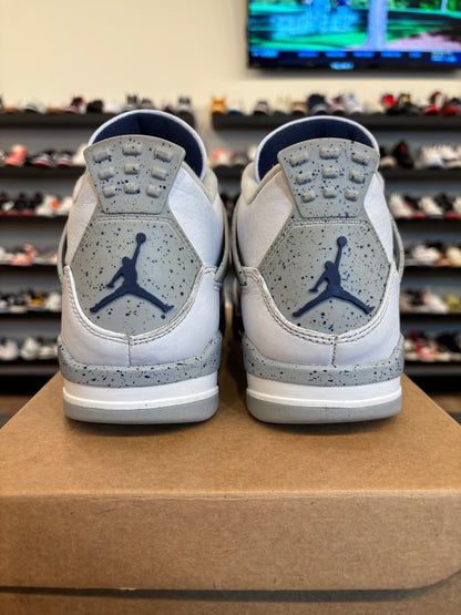 Jordan 4 Midnight Navy Size 8.5 Pre-Owned (No Box)