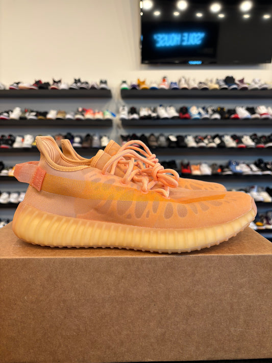 Yeezy 350 V2 Mono Clay Size 9.5 Pre-Owned (No Box)