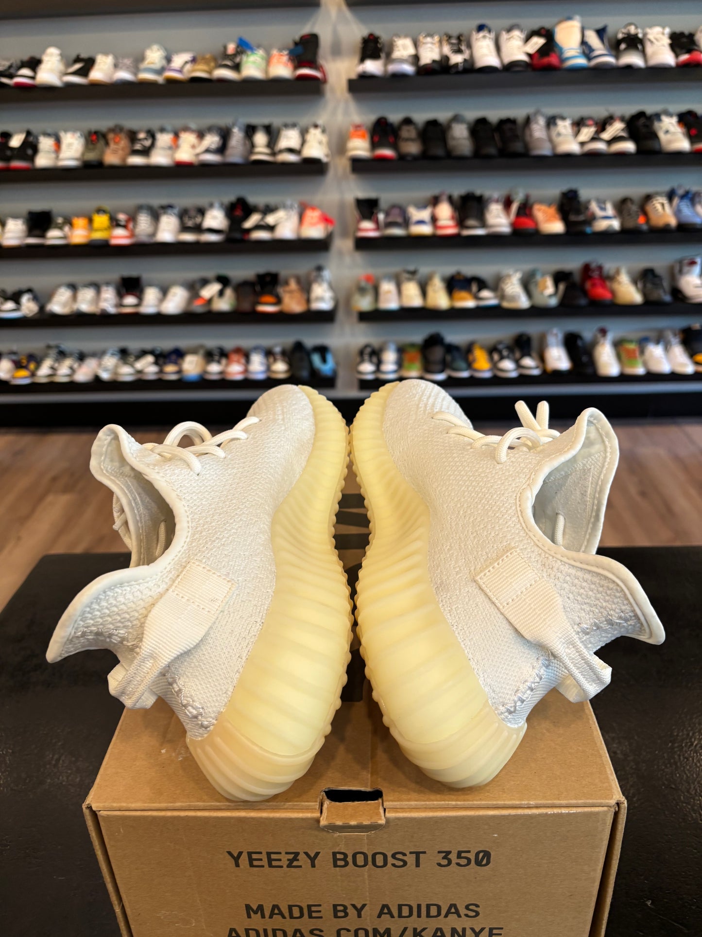 Yeezy 350 V2 Cream Size 9.5 Pre-Owned