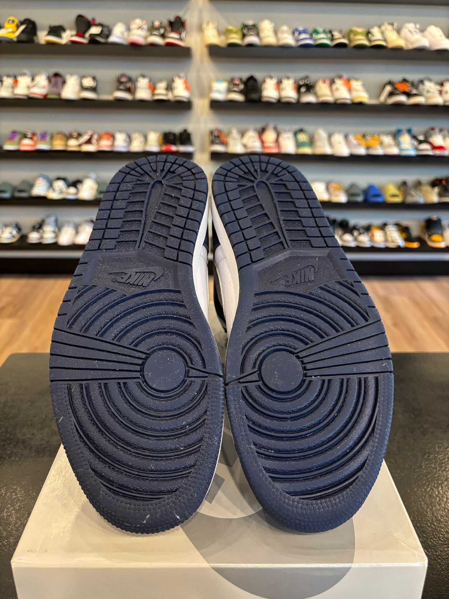 Jordan 1 Midnight Navy Size 9.5 Pre-Owned