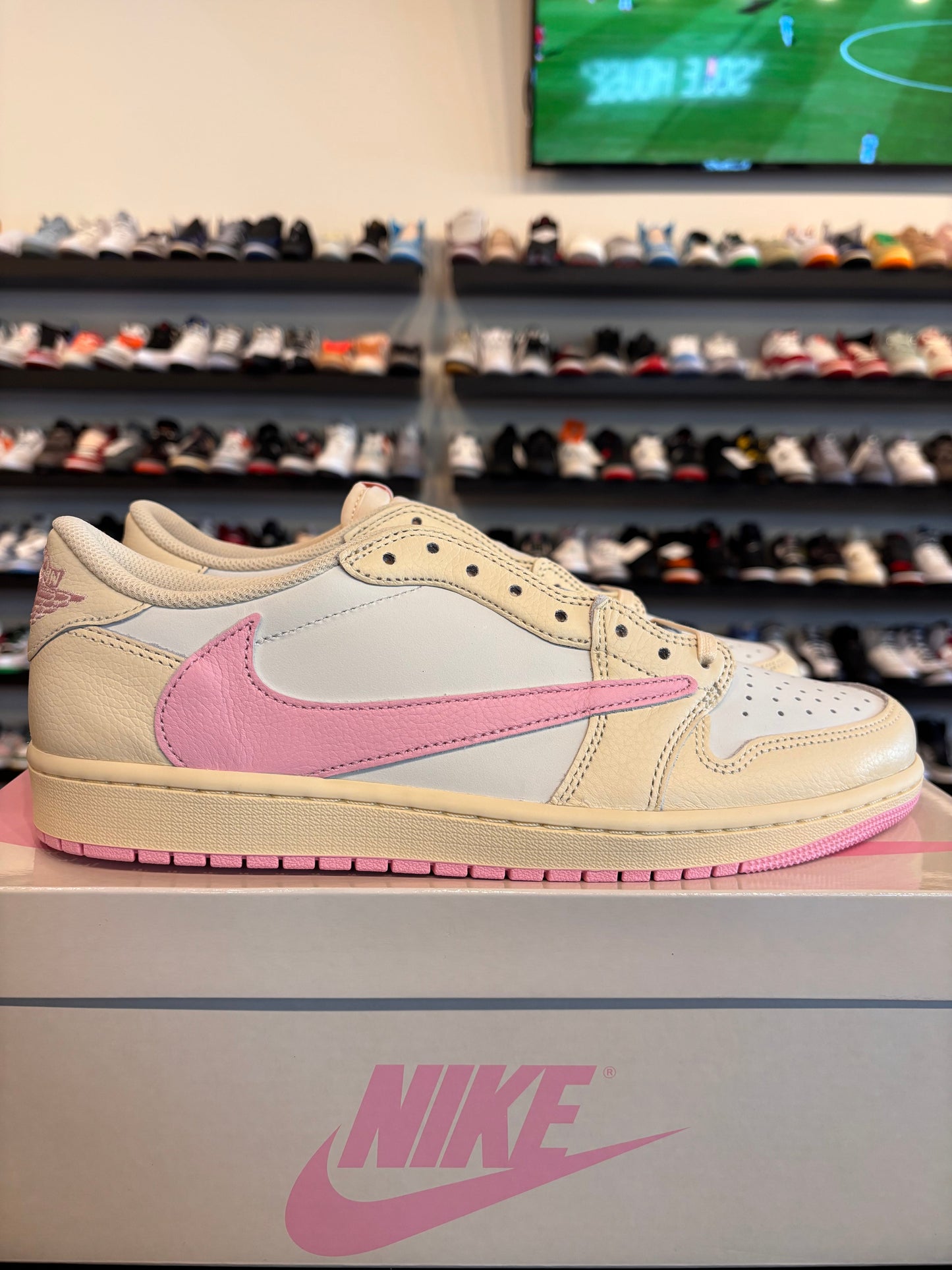 Jordan 1 Low Travis Scott Shy Pink Size 11.5 Brand New