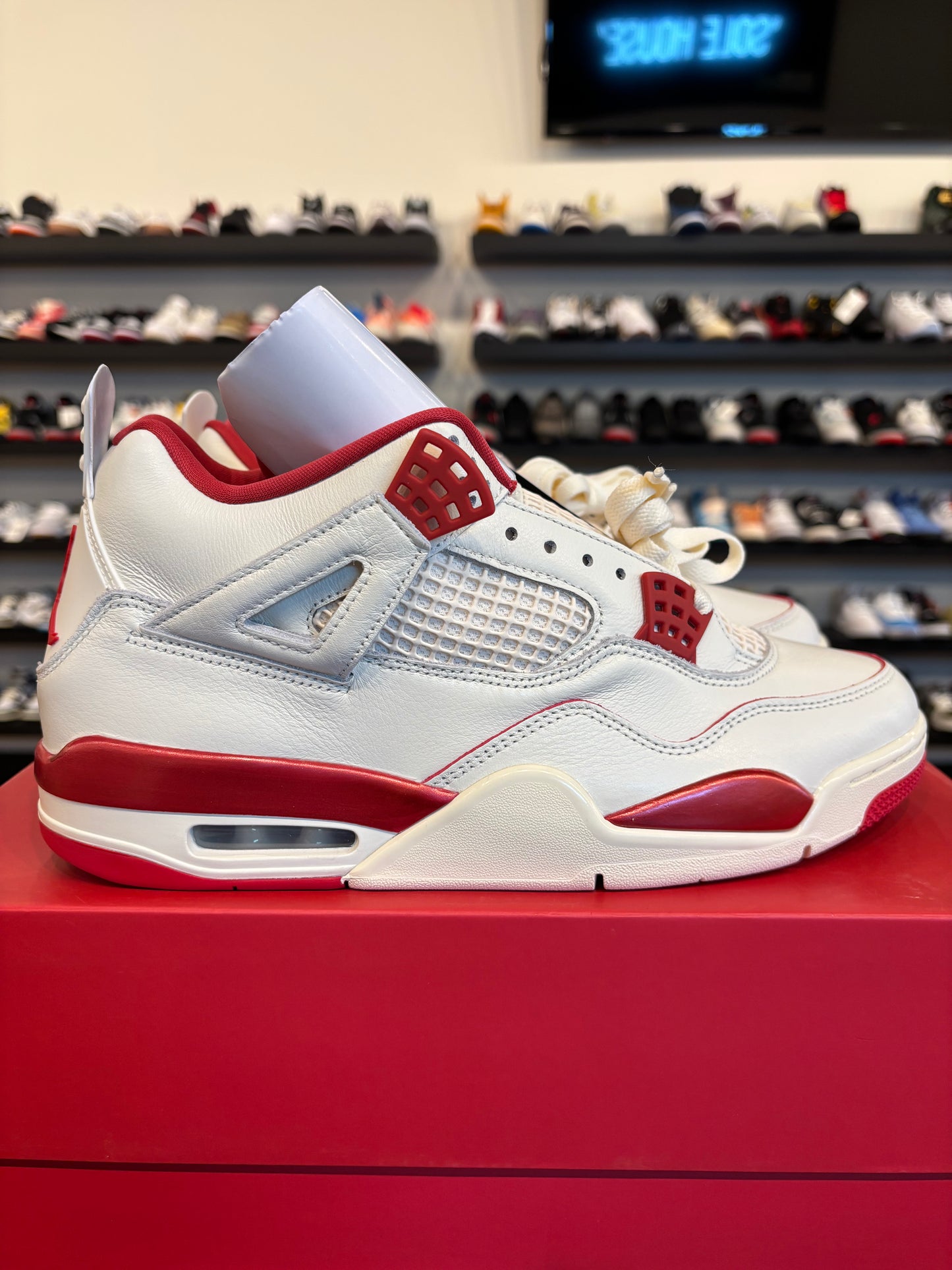 Jordan 4 Valentine's Day size 10.5 (12W) Brand New