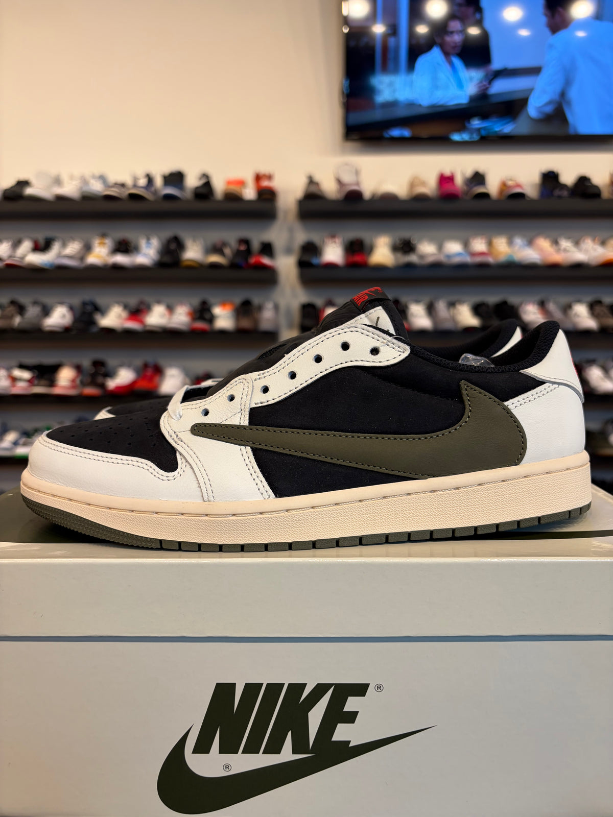 Jordan 1 Low Travis Scott Olive Size 9.5 (11W) Brand New