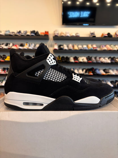 Jordan 4 White Thunder Size 11 Pre-Owned