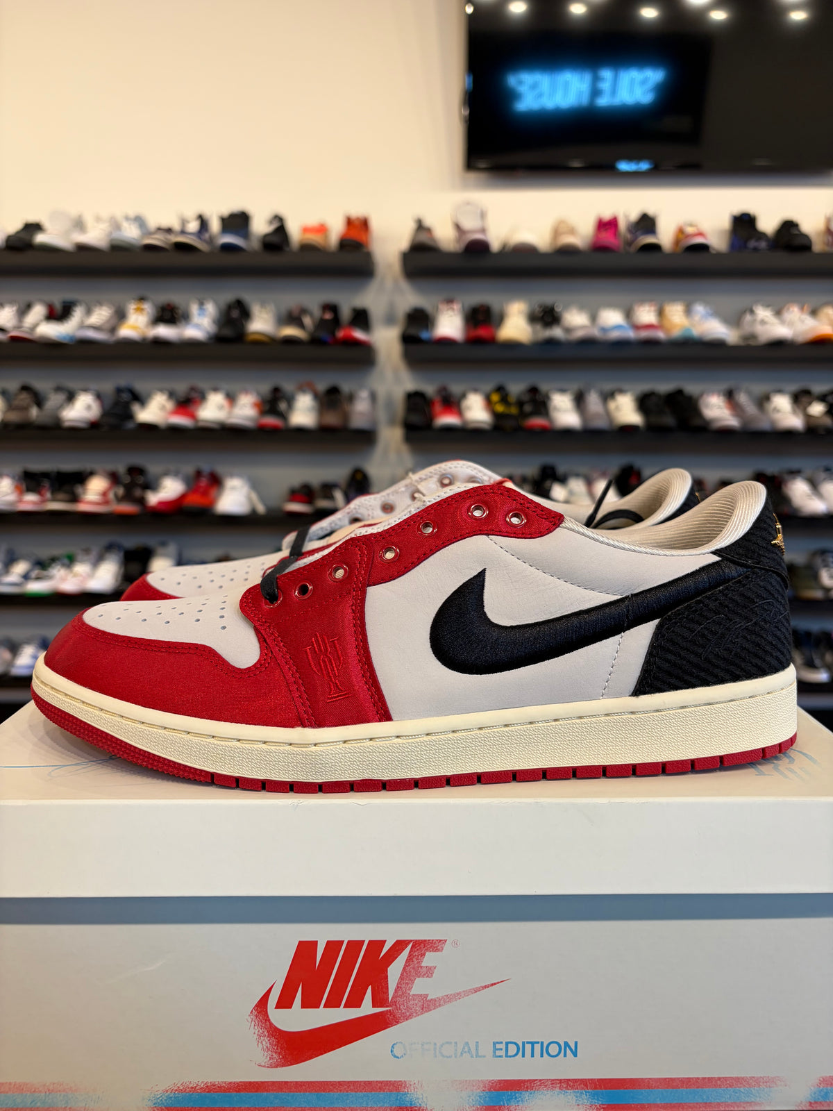 Jordan 1 Low Trophy Room Size 13 Brand New