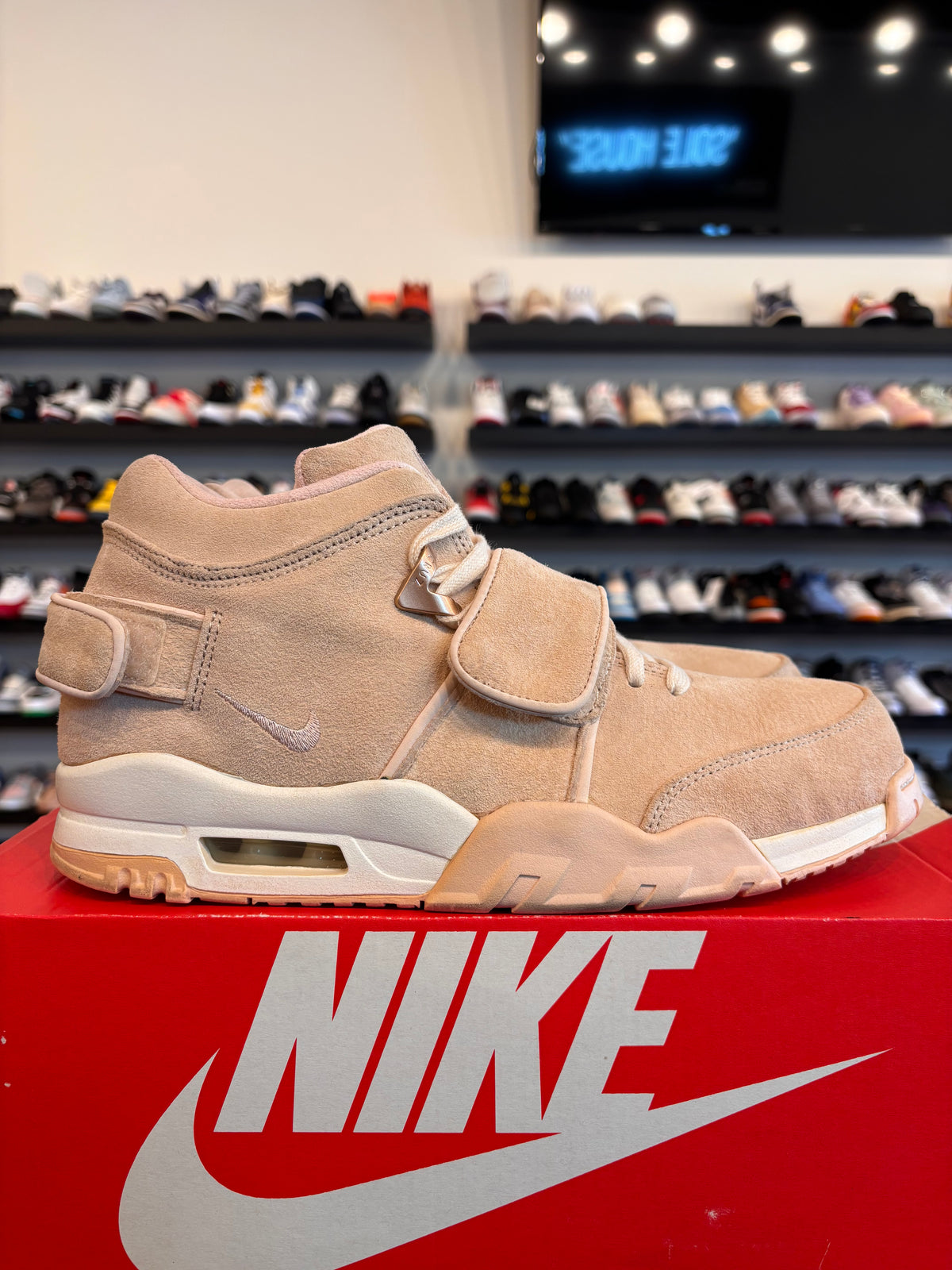 Nike Trainer Victor Cruz Size 10.5 Pre-Owned