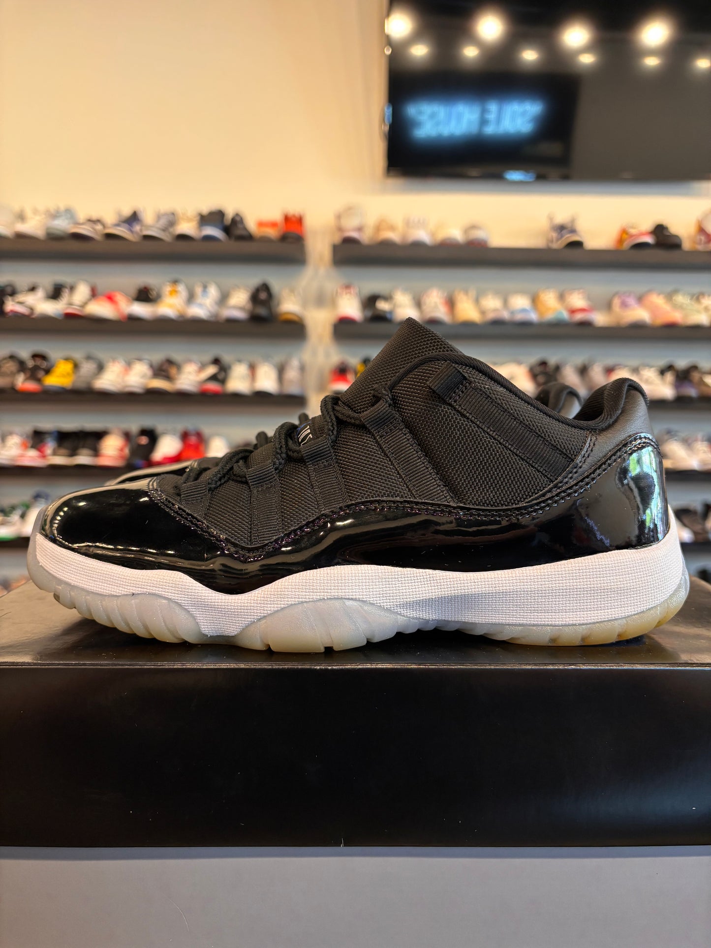 Jordan 11 Low Space Jam Size 8 Pre-Owned