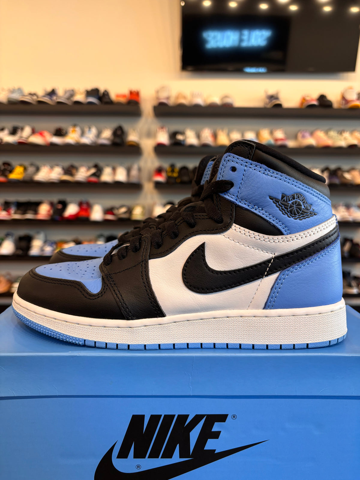 Jordan 1 UNC Toe Size 5.5Y (7W) Pre-Owned