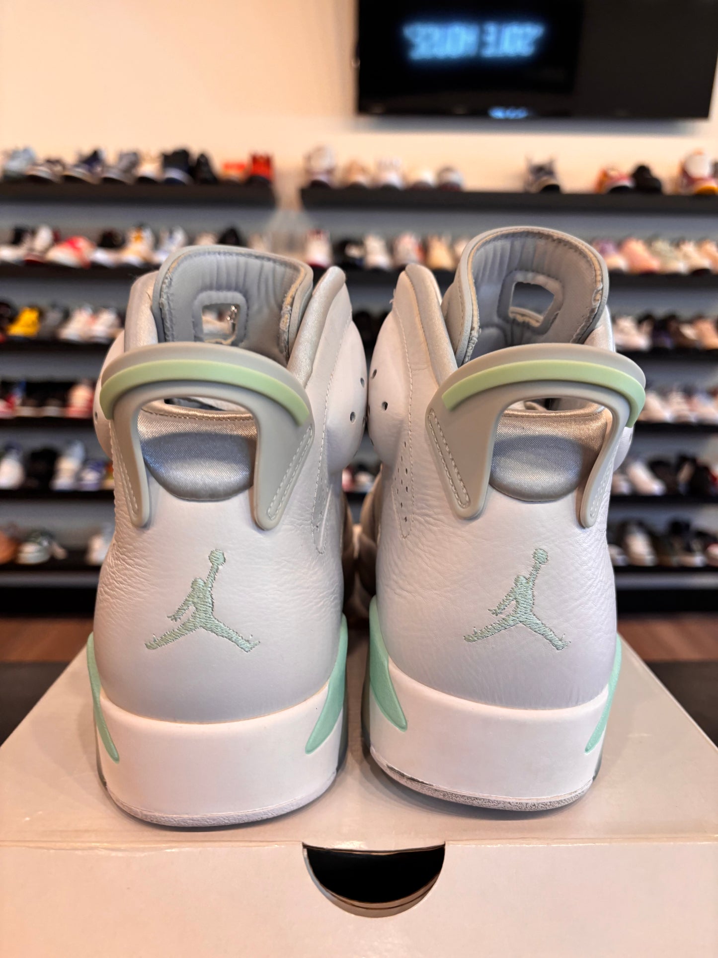 Jordan 6 Mint Size 10.5 (12W) Pre-Owned