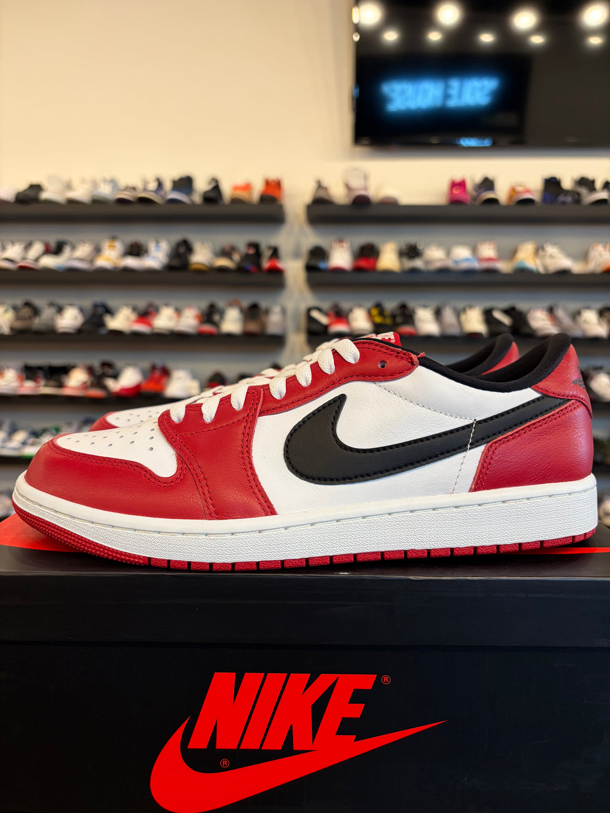 Jordan 1 Low Chicago 2026 Size 10 Pre-Owned