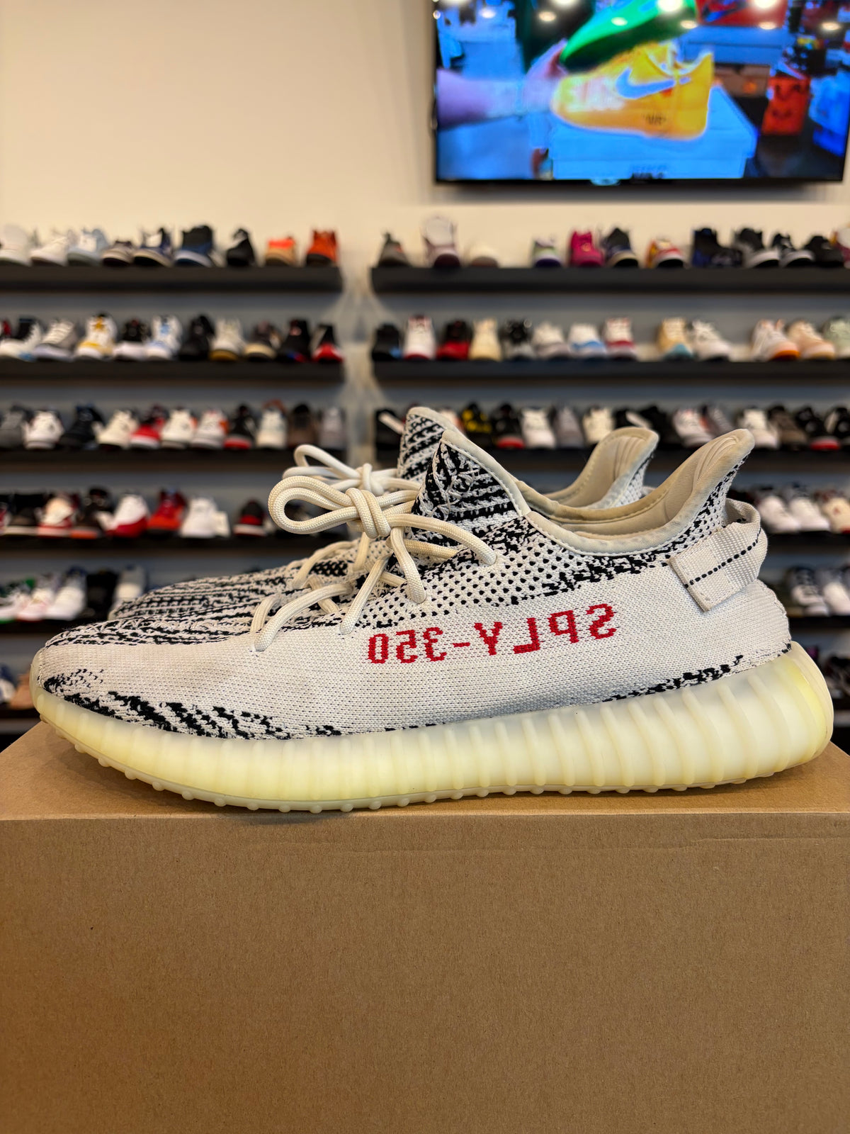 Yeezy 350 V2 Zebra Size 13 Pre-Owned
