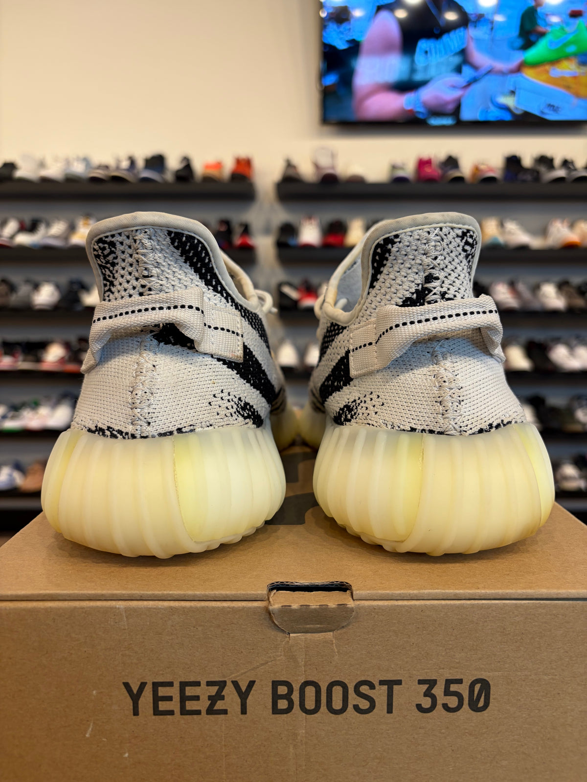 Yeezy 350 V2 Zebra Size 13 Pre-Owned