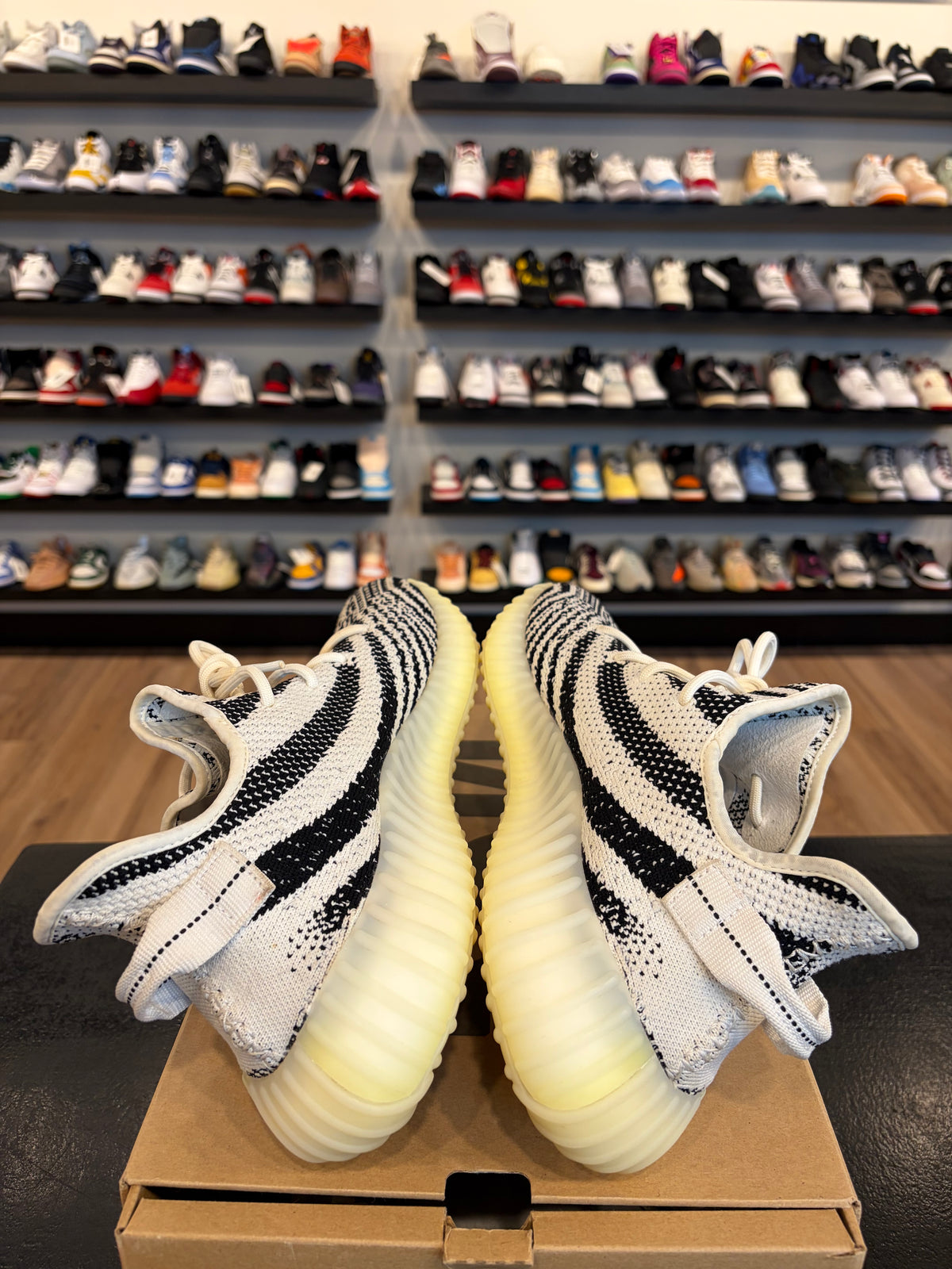 Yeezy 350 V2 Zebra Size 13 Pre-Owned