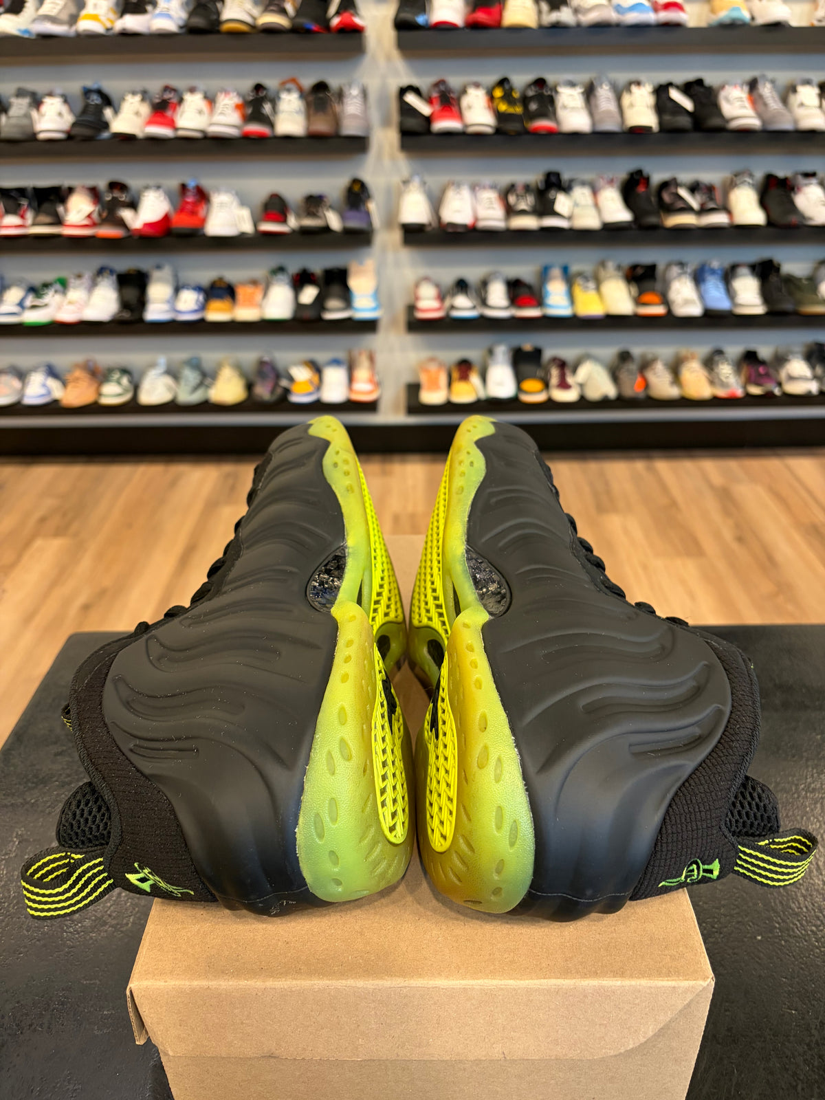 Nike Foamposite Black Volt Size 12 Pre-Owned (No Box)